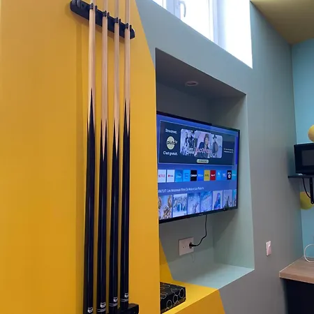 Apartament Capsule Bonbon - Balneo - Sauna - Billard - Nintendo Switch *